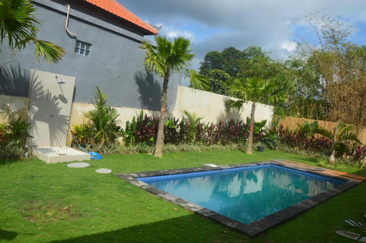 Wiryaroja Guest House Canggu  Ngoại thất bức ảnh