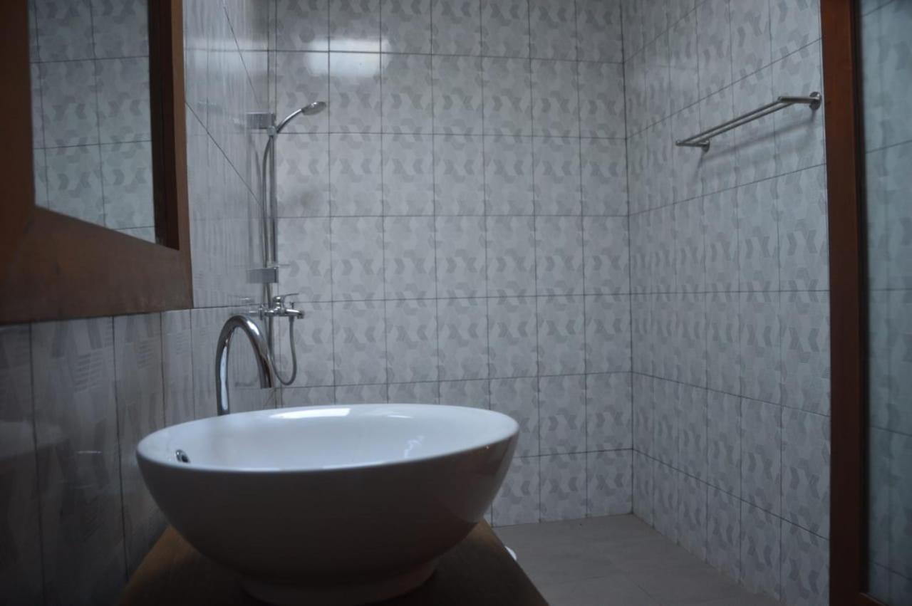 Wiryaroja Guest House Canggu  Ngoại thất bức ảnh