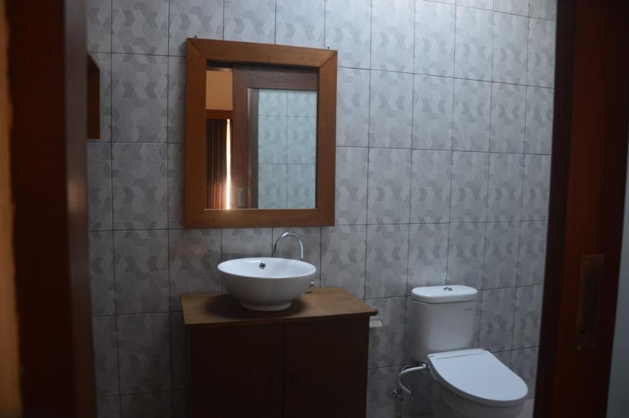 Wiryaroja Guest House Canggu  Ngoại thất bức ảnh