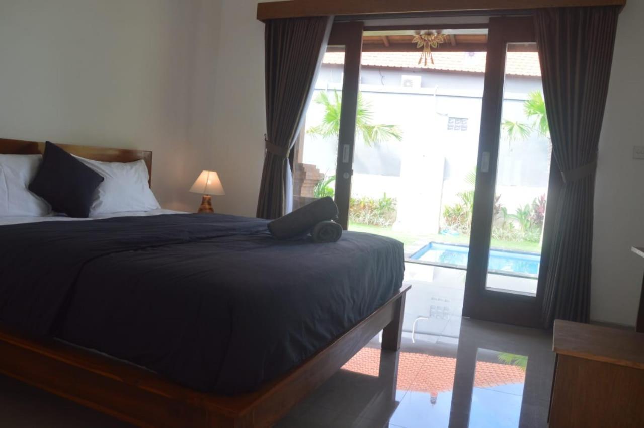 Wiryaroja Guest House Canggu  Ngoại thất bức ảnh