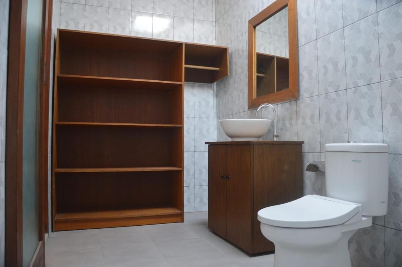 Wiryaroja Guest House Canggu  Ngoại thất bức ảnh