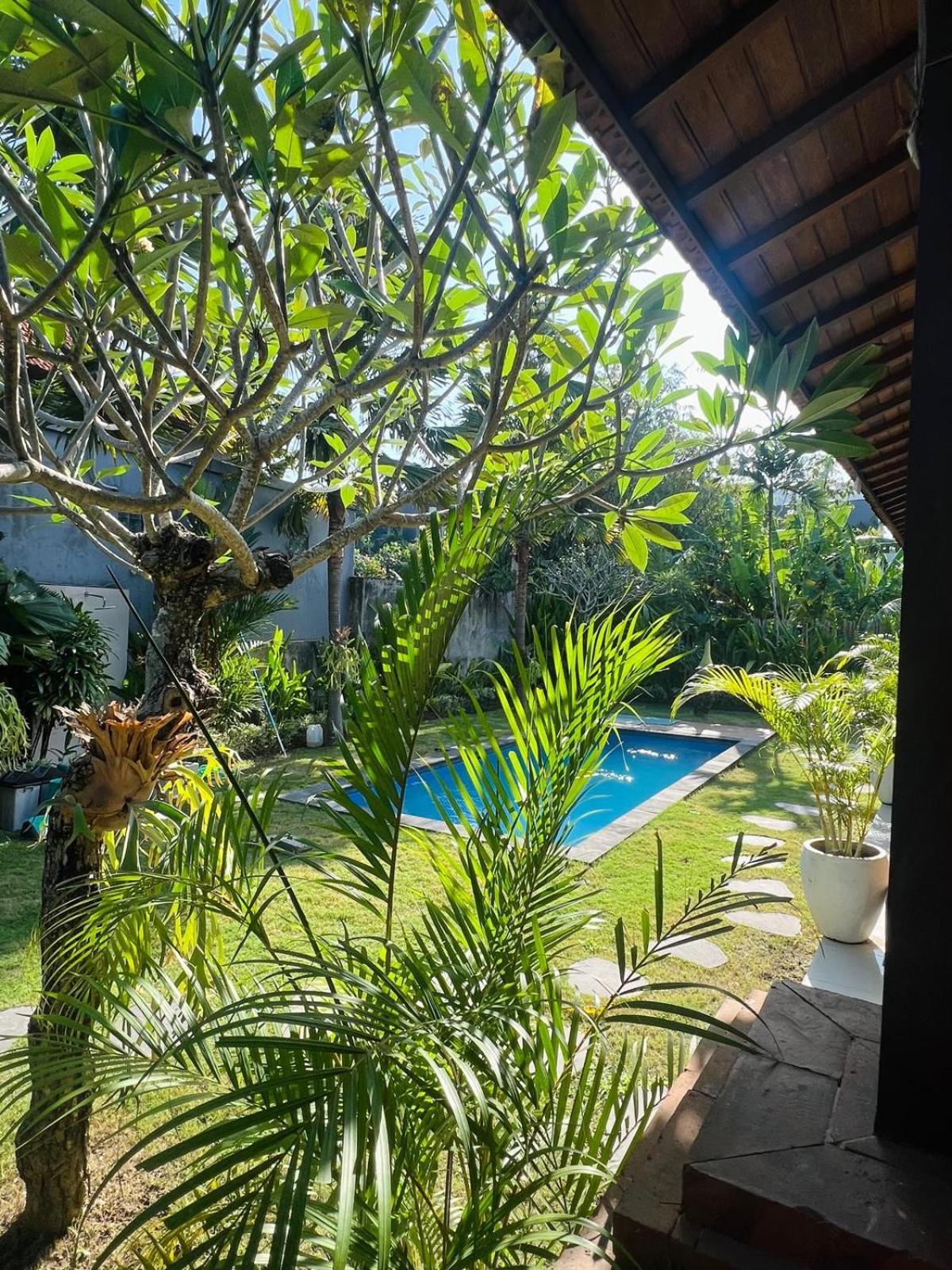 Wiryaroja Guest House Canggu  Ngoại thất bức ảnh