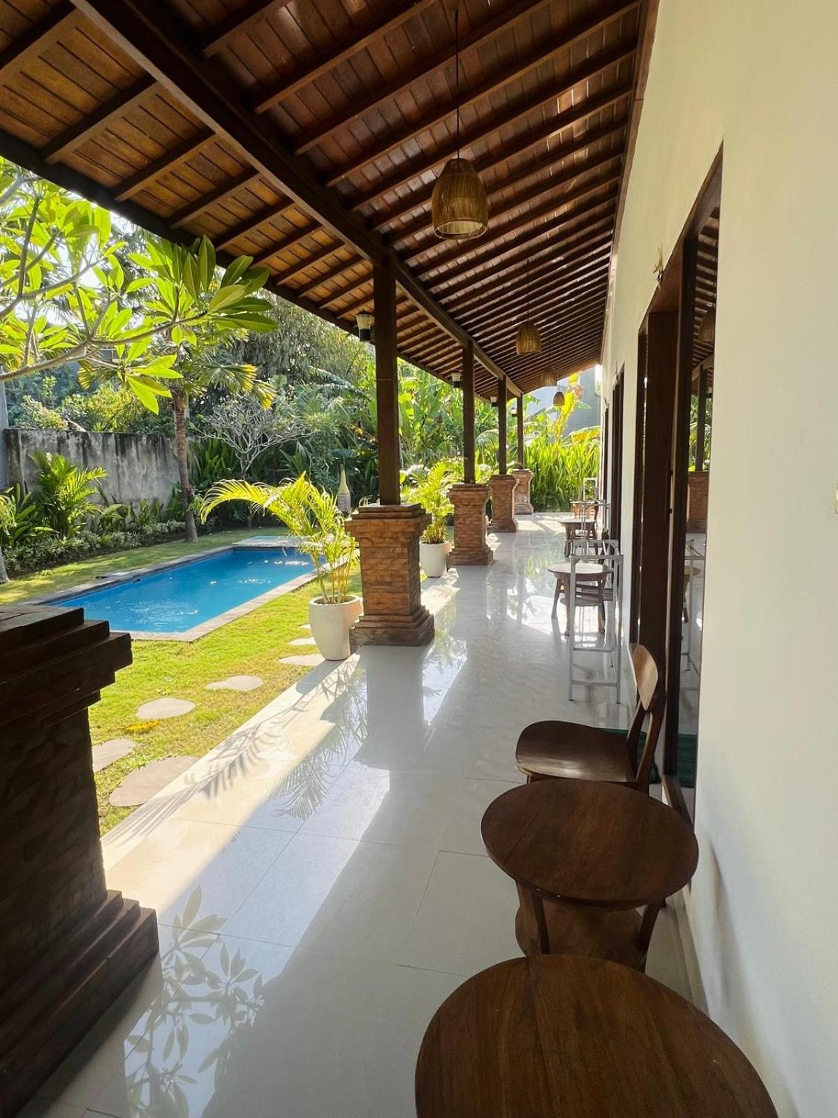 Wiryaroja Guest House Canggu  Ngoại thất bức ảnh