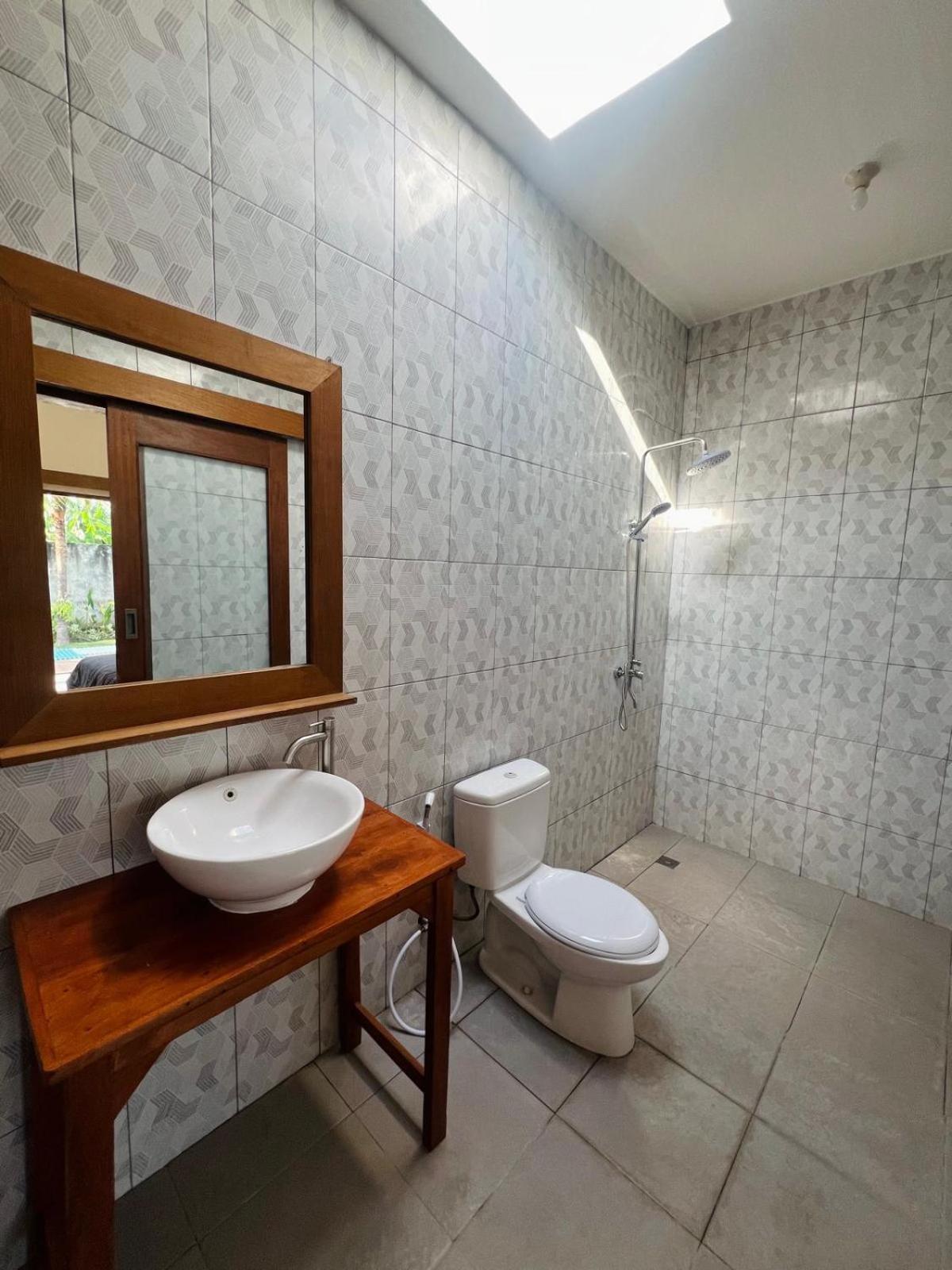 Wiryaroja Guest House Canggu  Ngoại thất bức ảnh