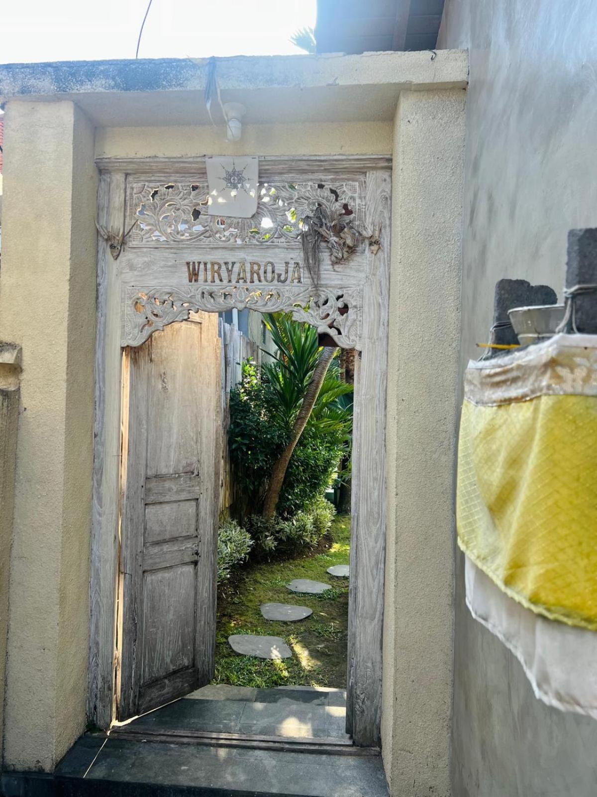 Wiryaroja Guest House Canggu  Ngoại thất bức ảnh