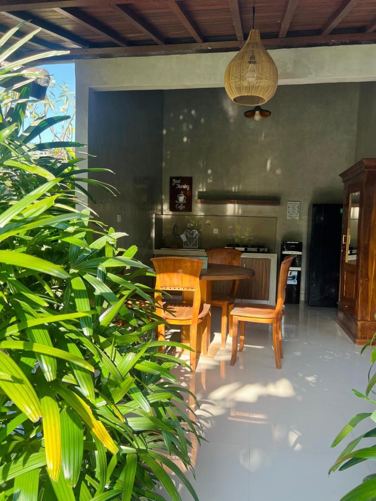Wiryaroja Guest House Canggu  Ngoại thất bức ảnh