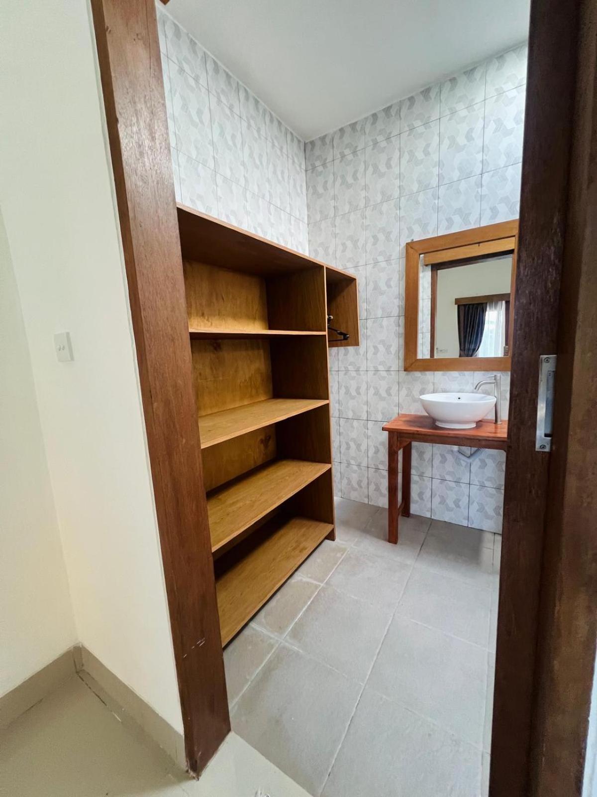 Wiryaroja Guest House Canggu  Ngoại thất bức ảnh