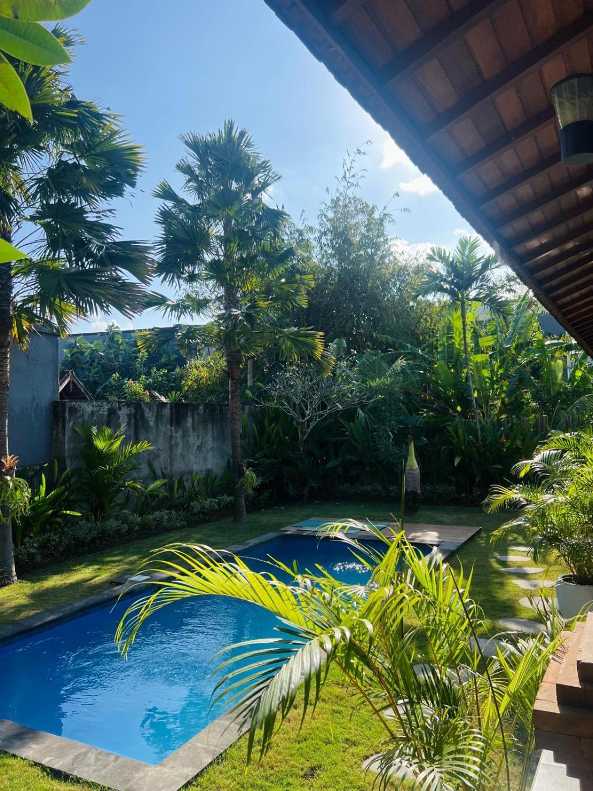 Wiryaroja Guest House Canggu  Ngoại thất bức ảnh