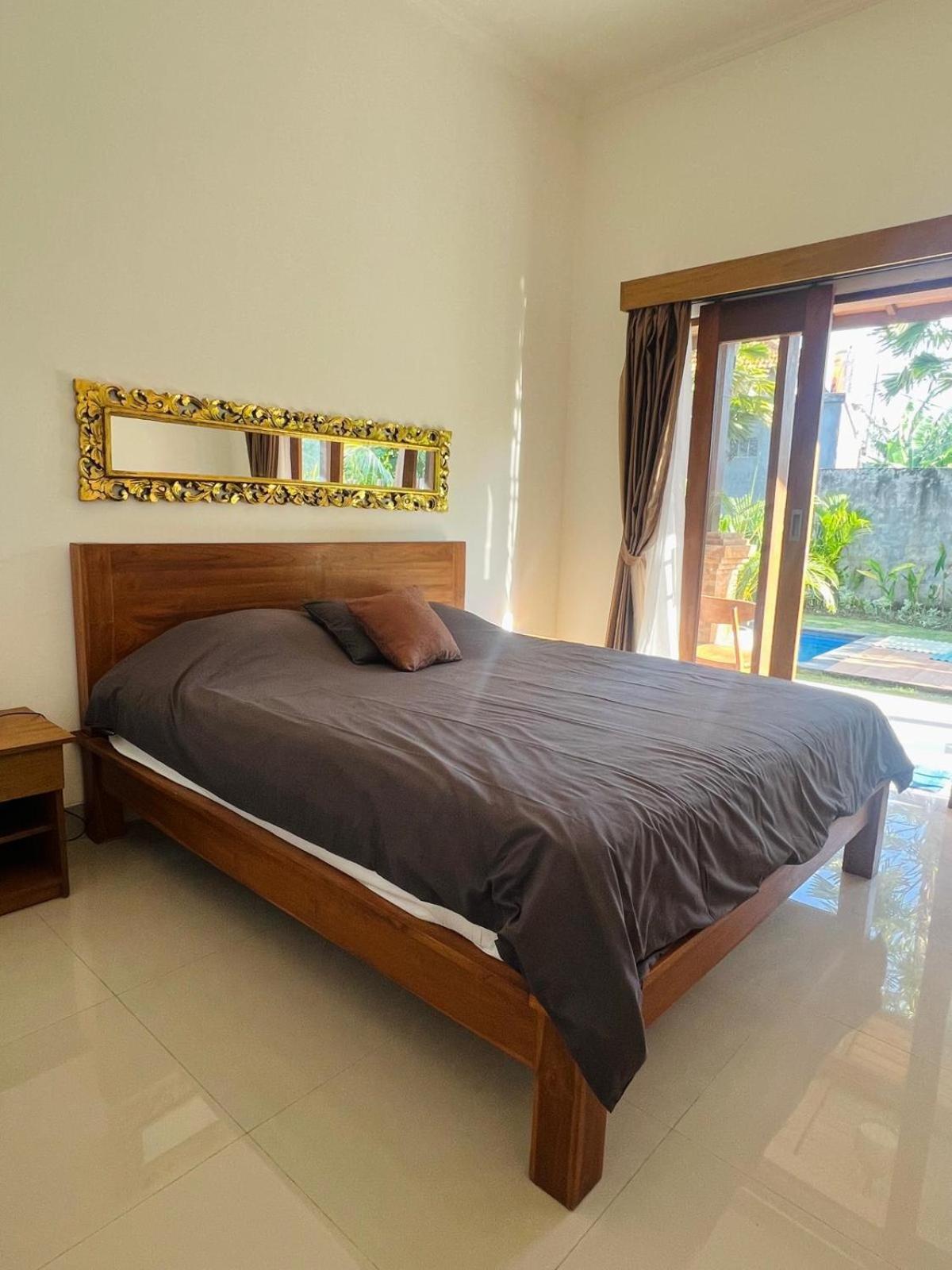 Wiryaroja Guest House Canggu  Ngoại thất bức ảnh